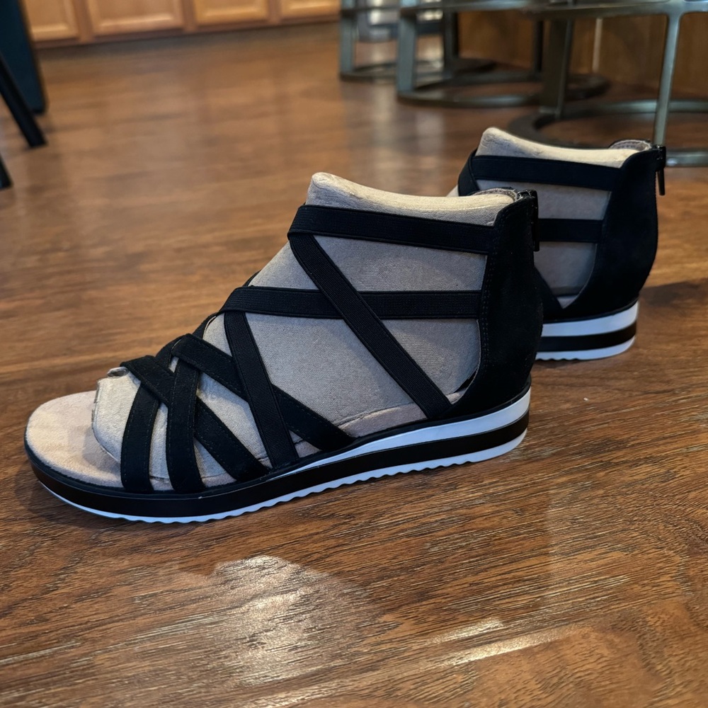 Abella Gladiator Zona Sandals True Comfort 6.5 NWT